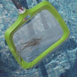 Epuisette De Surface Kerlis Premium XP 5 Epuisette De Surface Kerlis Premium XP -Bleu Piscine 14078 epuisette ambiance min