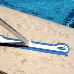 Balai De Piscine Résistant Multi-usages Kerlis - 40 Cm -Bleu Piscine balai multi usage 14009 margelle min